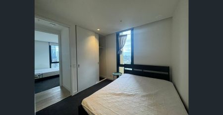 Immaculate fully furnished apartment with amazing view - Photo 4