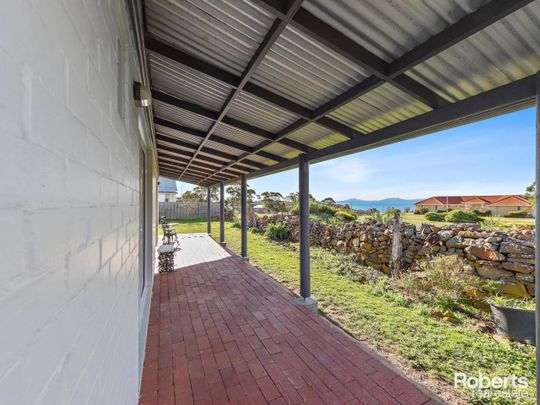 STUNNING SWANSEA - Photo 1