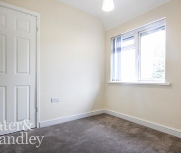 3 bedroom semi-detached house to rent - Photo 5