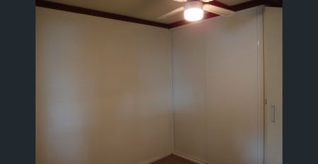 Beachfront Location - Photo 5