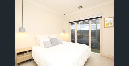 2/63 Farnham Street, Flemington VIC 3031 - Photo 4