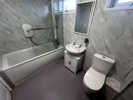 Churchill Crescent, South Molton, Devon, EX36 - Photo 3