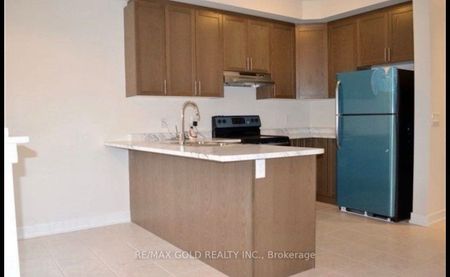 For Lease - 33 Villadowns Trail, Brampton, Ontario - Photo 4