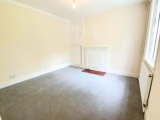 2 bedroom cottage to rent - Photo 1