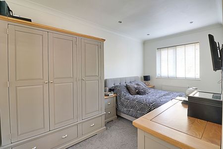 2 Bedroom - Photo 2