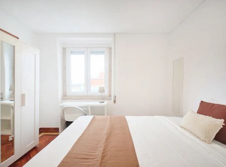 Rua Fialho de Almeida, Lisbon, Lisbon 1070 - Photo 2