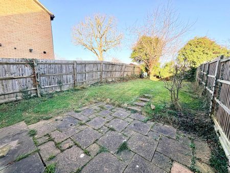 2 bedroom semi-detached house to rent - Photo 2