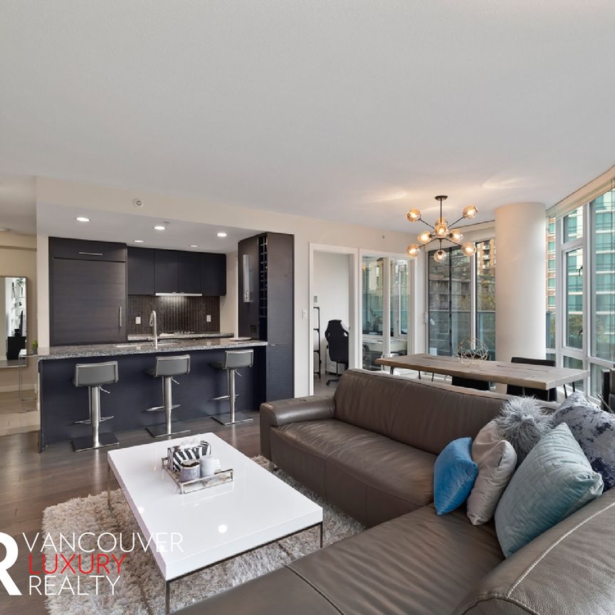 Condo in Downtown Vancouver, BC - Photo 1