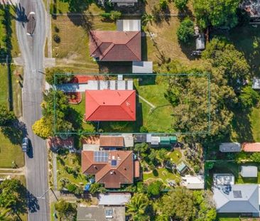 Charming Brick Home on Large Block - Photo 6
