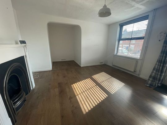 Bramford Lane, Ipswich - Photo 1