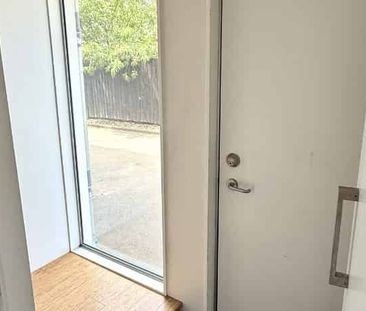 3 bedroom townhouse with 1 bathroom - Photo 1