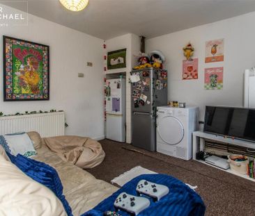 7 bedroom semi-detached house to rent - Photo 6