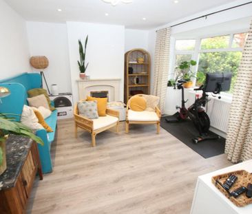 3 bedroom semi-detached house to rent - Photo 2