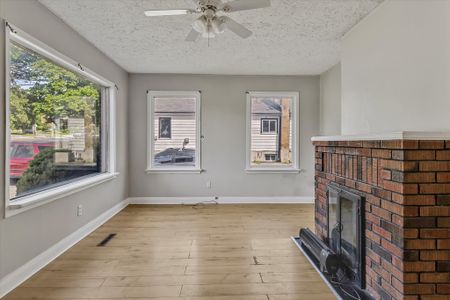 For Lease - 878 Chemong Road, Peterborough, Ontario - Photo 2