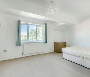 4 bedroom house to rent - Photo 3