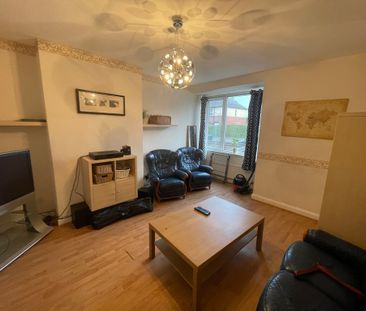 Rockingham Avenue, Tang Hall - P2169 - Photo 3