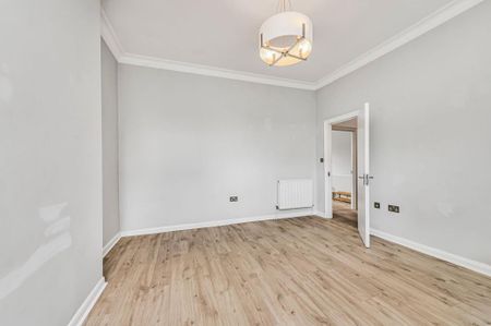 3 bedroom flat to rent - Photo 3
