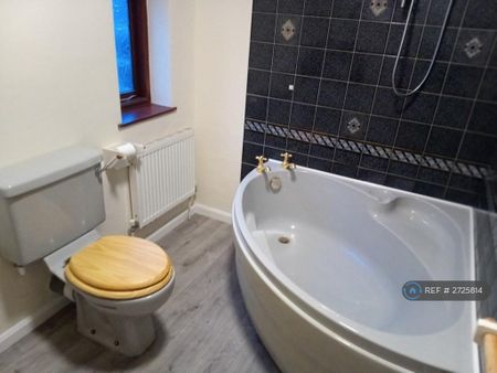 2 bedroom terraced house to rent - Photo 4
