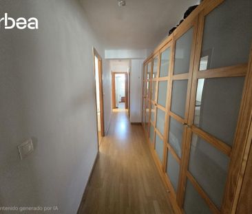 Piso de alquiler en Plaza Bailén, Los Castillejos - La Trinidad - Photo 2