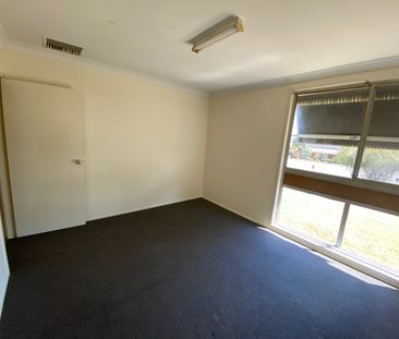 2 BEDROOM UNIT LOCATED OXLEY VALE - Photo 2