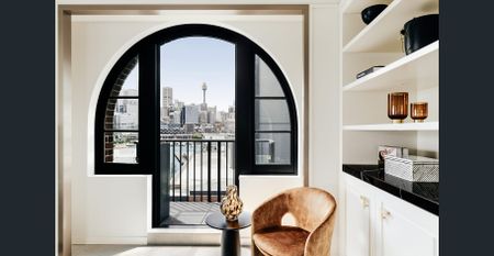 Sun-drenched Heritage Penthouse with North-facing views of the iconic Sydney Harbour Bridge. Inspection by appointment. - Photo 5