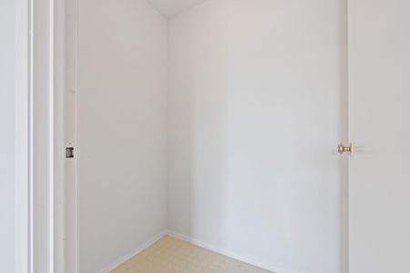 For Lease - 15 Jacksway Crescent Unit# 315, London North, Ontario - Photo 5