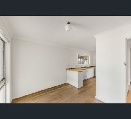 9 Farmer Way, Parmelia, WA 6167 - Photo 1