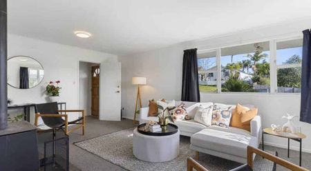 3-Bed Family Home in Massey - Photo 2