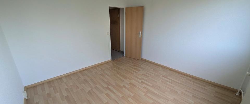 ++ freundliche Nachbarschaft - wunderschöne 3-Raum Wohnung - Balkon mit Ausblick ins Grüne ++ - Photo 1