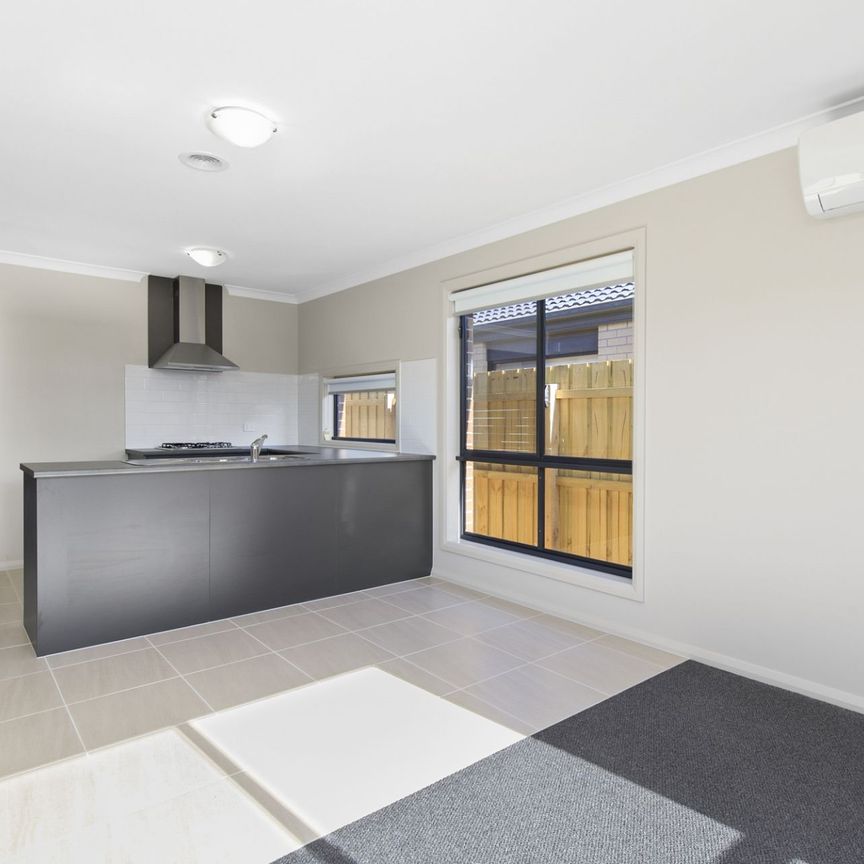 21 Mia Street, Alfredton - Photo 1