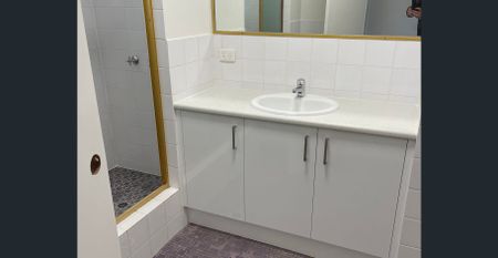 Walk to Everything! Beach, Shops and Cafes - Photo 2