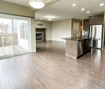 Beautiful 3 Bed + Den Home For Rent In New Brighton. - Photo 3