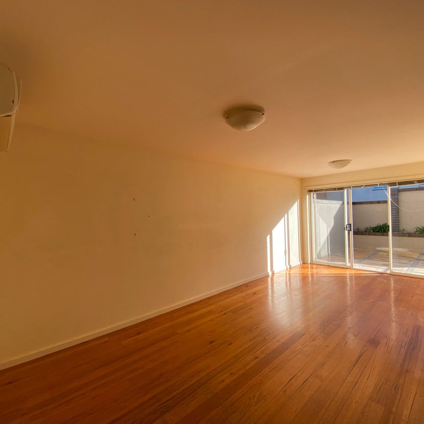Convenientlly Located Apartment - Photo 1
