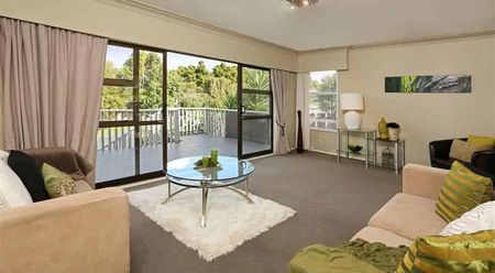 Large Property With Options For Tenants - Photo 2