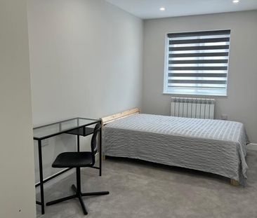 Room in a Shared Flat, Nether Street, N3 - Photo 1