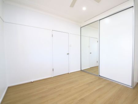 Renovated Four Bedroom Family Home - Photo 3