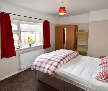 Furnished two double bedroom terraced house with off-street parking - Photo 6