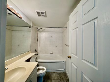 For Lease - 7 Lorraine Drive Unit# 816, Toronto, Ontario - Photo 3