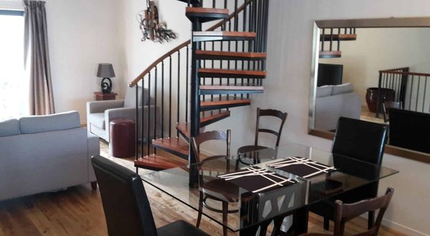 Modern, furnished, CBD T/house - Photo 1