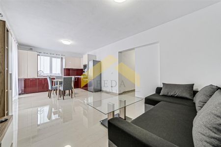 Apartament cu 3 camere tip Penthouse de inchiriatzona Bujac - Photo 5