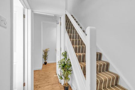 4 bedroom terraced house to rent - Photo 3