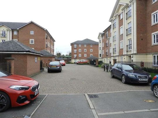 Brunel Crescent, Swindon, SN2 - Photo 1