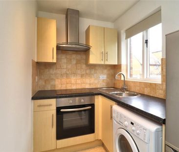 Tintagel Way, Woking, Surrey, GU22 - Photo 2