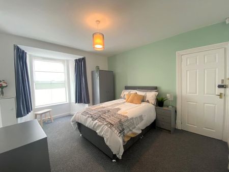 4 bedroom terraced house to rent - Photo 2