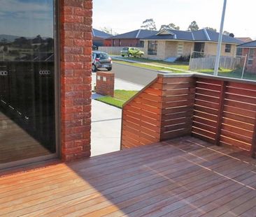 Spacious Three Bedroom Villa - Photo 5