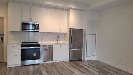 For Lease - 3250 Carding Mill Trail Unit# 524, Oakville, Ontario - Photo 5