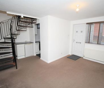 1 bedroom semi-detached house to rent - Photo 4