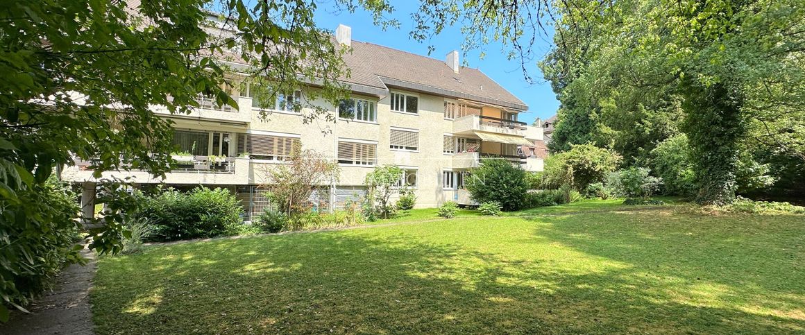 Grosszügige 5-Zimmer-Wohnung mit Balkon und Gartenblick - Photo 1