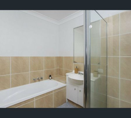 60/1 Coelia Court, Carrara, Qld 4211 - Photo 5
