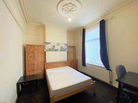 4 bedroom terraced house to rent - Photo 4